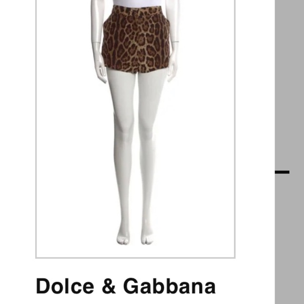 Dolce and Gabanna D&G women’s short shorts. IT 48, equivalent to USA 10/12, $200